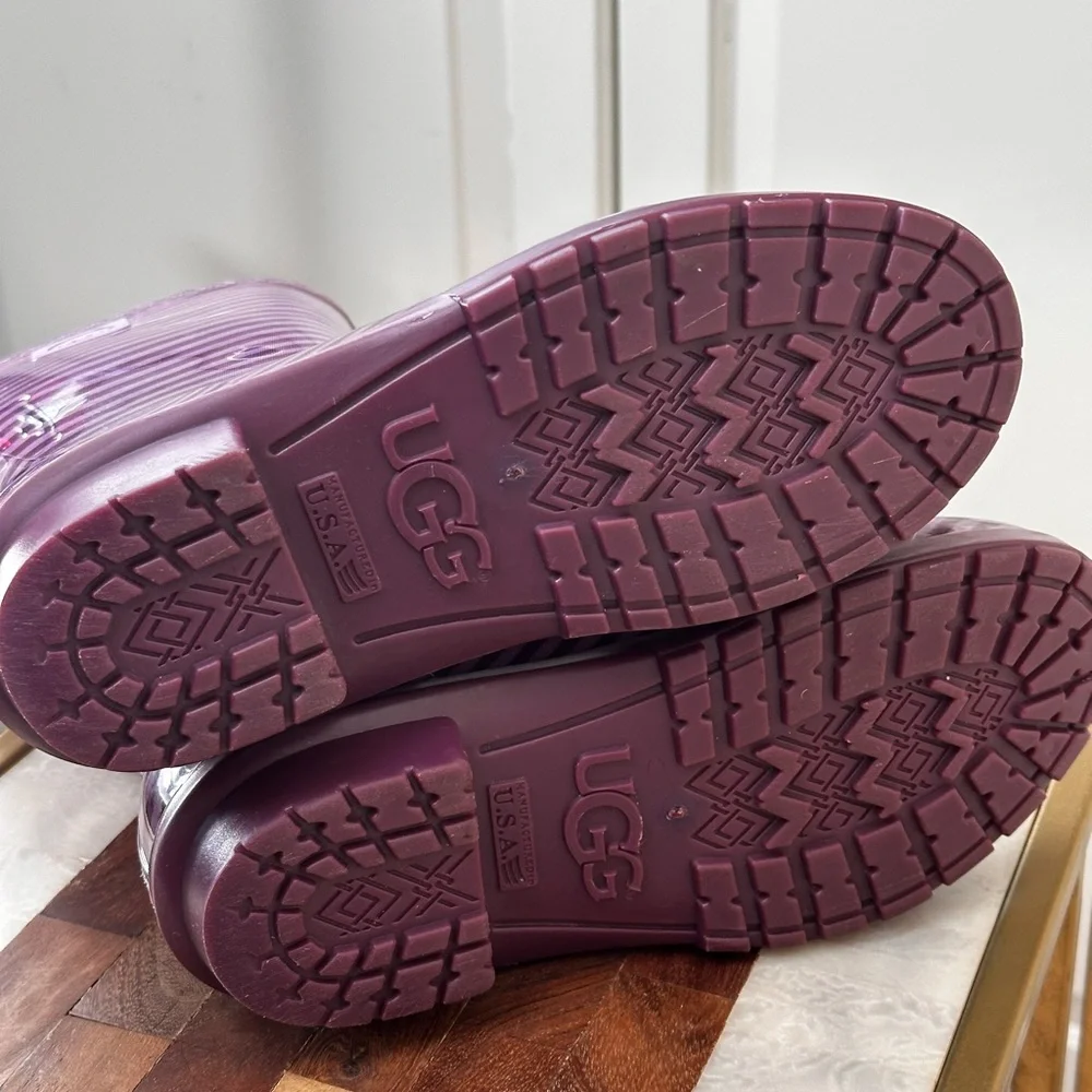 UGG size 6 Raana purple and black striped‎ Rain boots